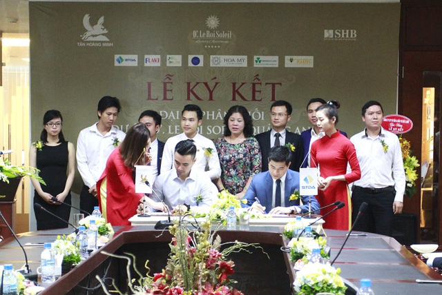 STDA – đại diện các đại lý phân phối dự án D’. Le Roi Soleil Quảng An ký kết cùng Tân Hoàng Minh Group.